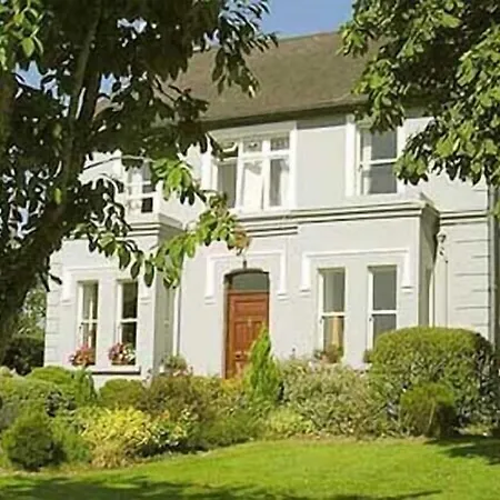 Riverside House Hotel