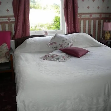 Riverside House Hotel 3*