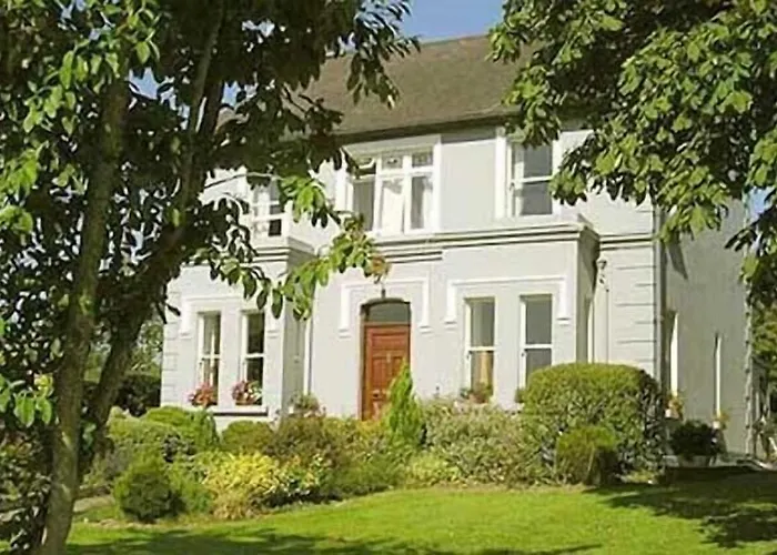 Riverside House Hotel