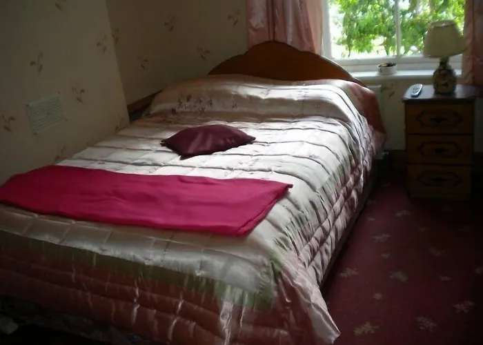 Riverside House Hotel